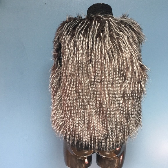 Open Faux-Fur Vest - Picture 2 of 5